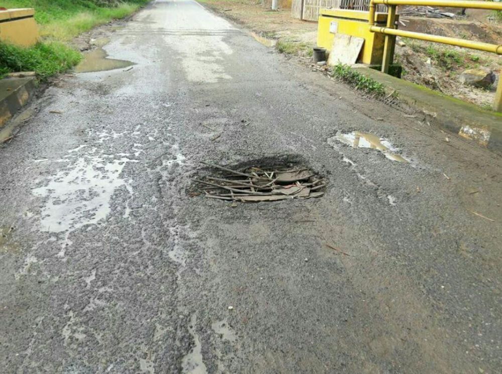 Jembatan Sanggarang Agung - Tanjung Batu, Berlobang 