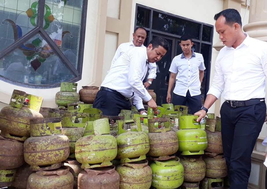 Polisi Sita Ratusan Tabung Gas 3 Kg