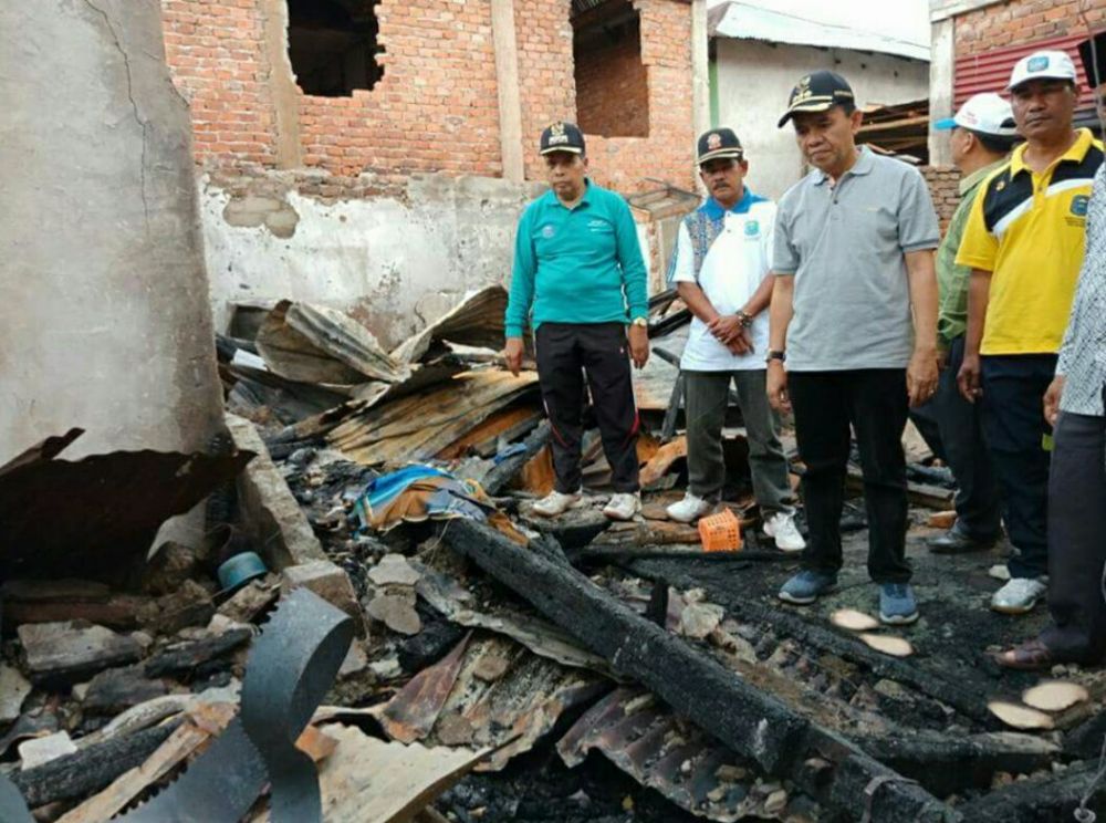 Dua Unit Rumah Ludes , Uang Rp 60 Juta untuk Naik Haji Terbakar