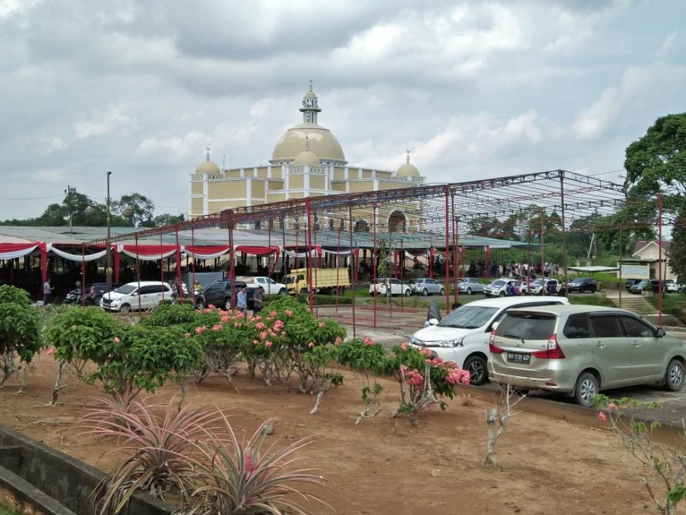 Ustad Abdul Somad Datang, ASN Tanjab Timur Bersihkan Masjid