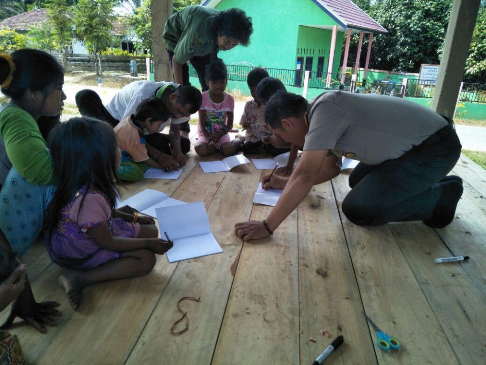 Polsek Air Hitam Peduli Pendidikan Warga KAT