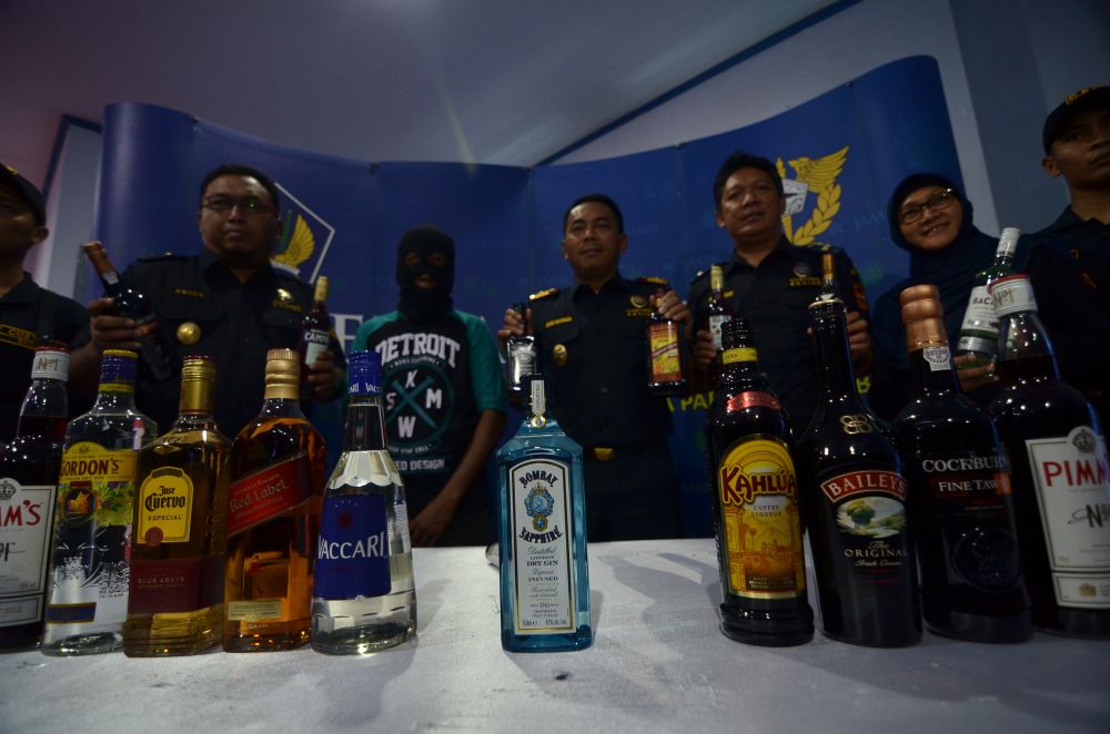 Koordinator Diduga Berada di Jambi, Kasus Penangkapan Ribuan Botol Miras