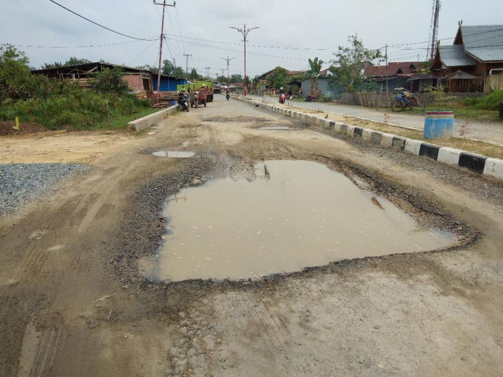 Jalan Manunggal 1 Tungkal Ilir Rusak