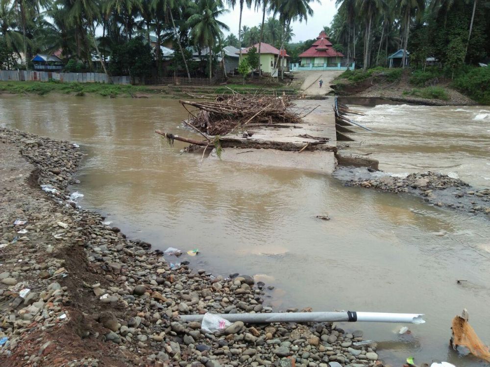 Banjir, Jembatan Tanjung Belit Bungo Hancur