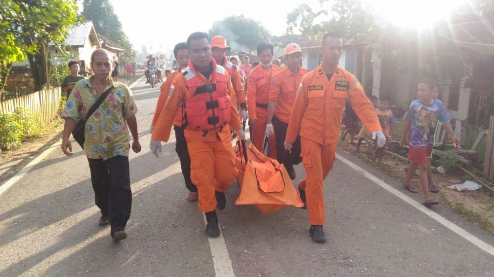 Perahu Terbalik, Muchtar Tenggelam di Sungai Batanghari