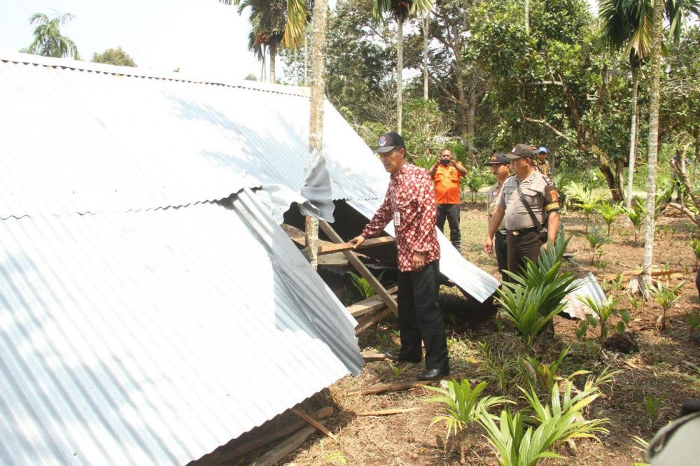 Puting Beliung Hantam Dua Kecamatan di Tanjabbar