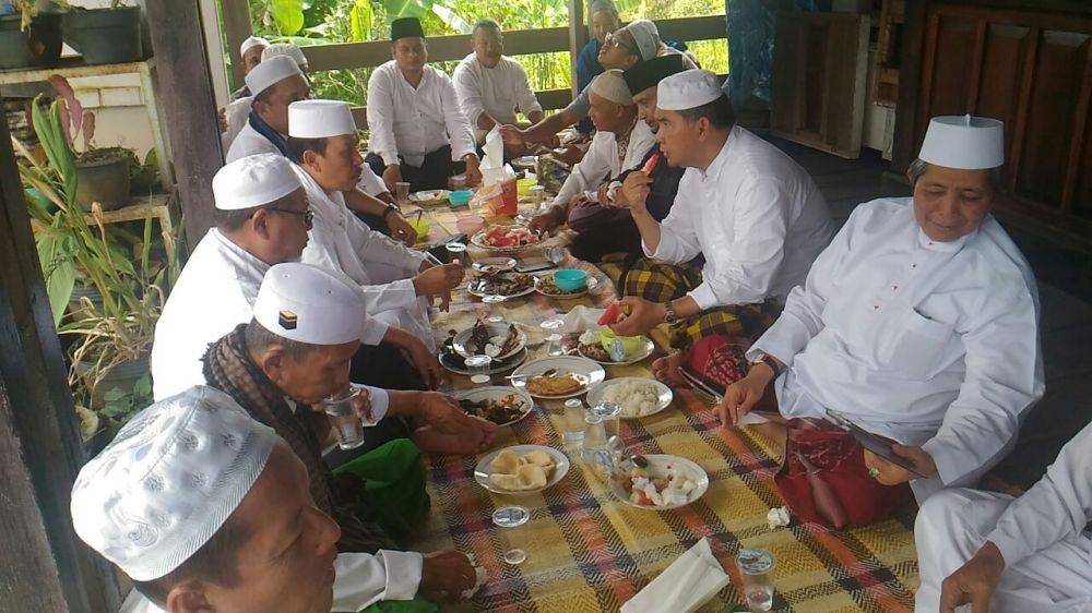 Fasha Lesehan Di Tanjung Pasir, Maulana Pilih Kunjungi Warga Talang Bakung