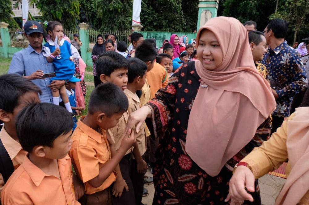 Bupati Hadiri Pelepasan Siswa SDN 42/IX dan TK Satap Sakean