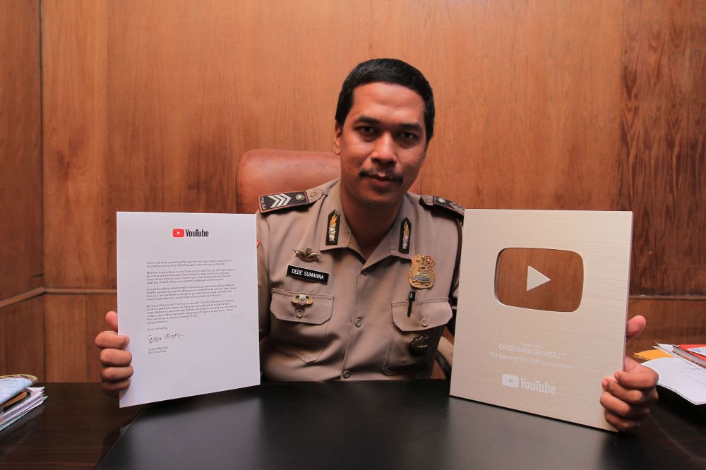 Dede Sumarna, Polisi Gamer dan Youtuber Samarinda Peraih Silver Play Button