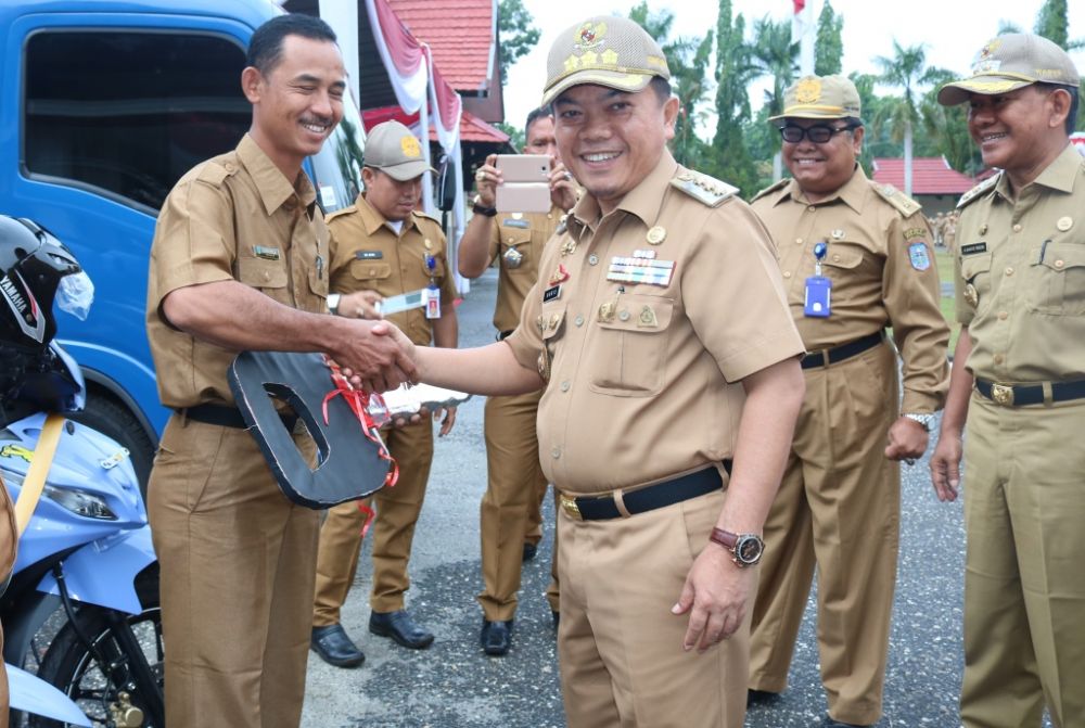 Bupati dan Wabup Apel Kedisiplinan Perdana