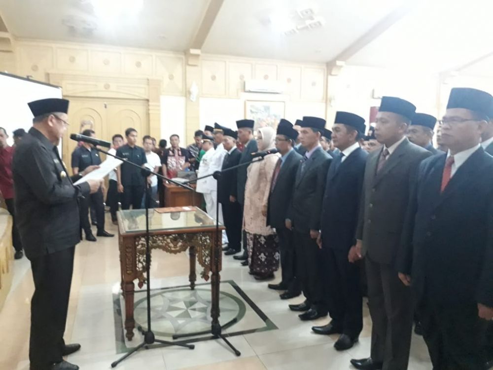 Bupati Sarolangun Lantik 77 Pejabat 