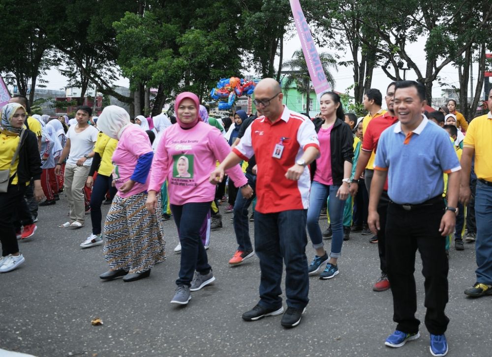 Bupati Merangin Senam Sehat Bersama sekaligus Sosialisai OJK