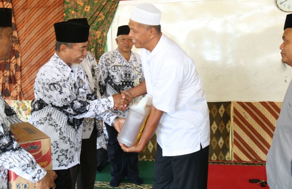 HUT PGRI ke-73, Wabup Gelar Bhakti Sosial