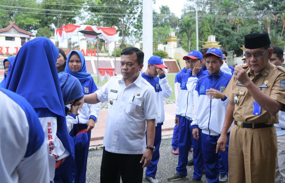 Bupati Merangin Lepas Cabang Futsal dan Dramband