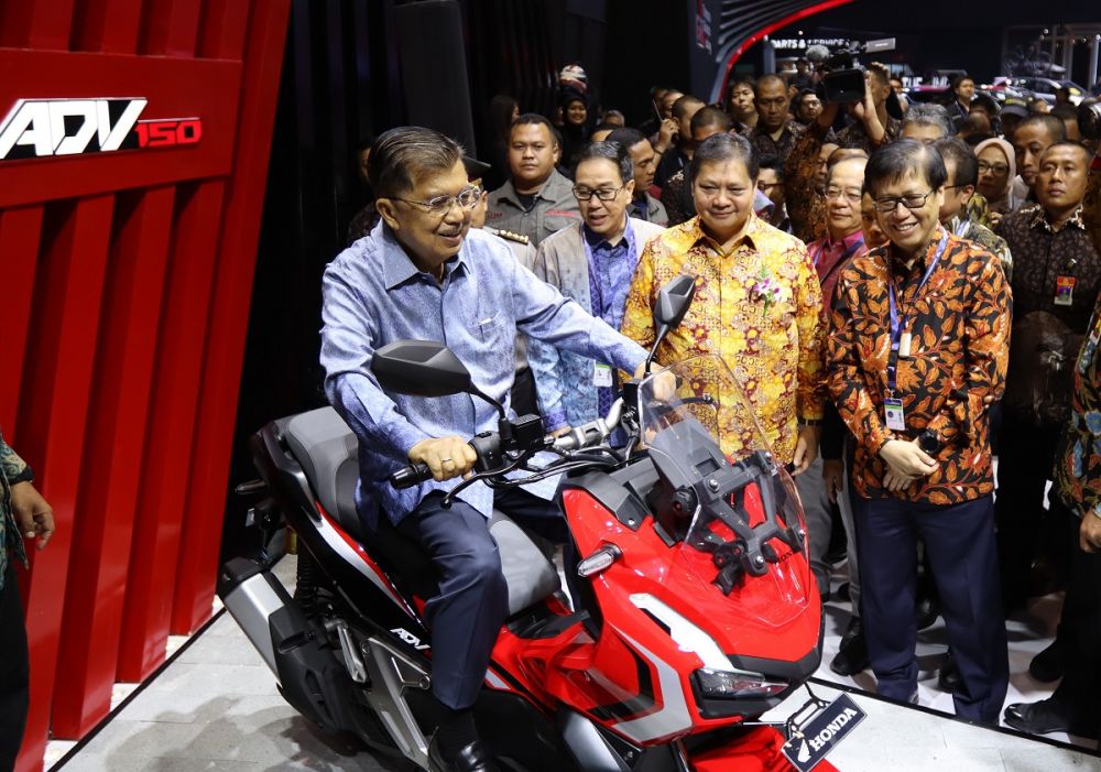 AHM Luncurkan Skutik Penjelajah Jalanan, Honda ADV150