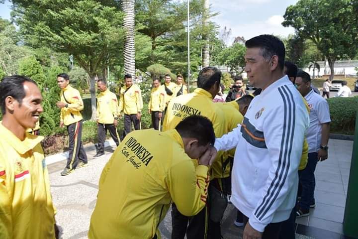 Wakili Indonesia di China, Wako Fasha Lepas Keberangkatan Tim Dayung Kota Jambi