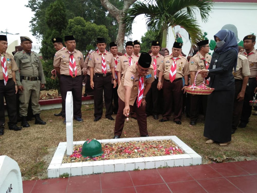 Wakil Walikota Jambi Maulana Ziarah ke Makam Pahlawan