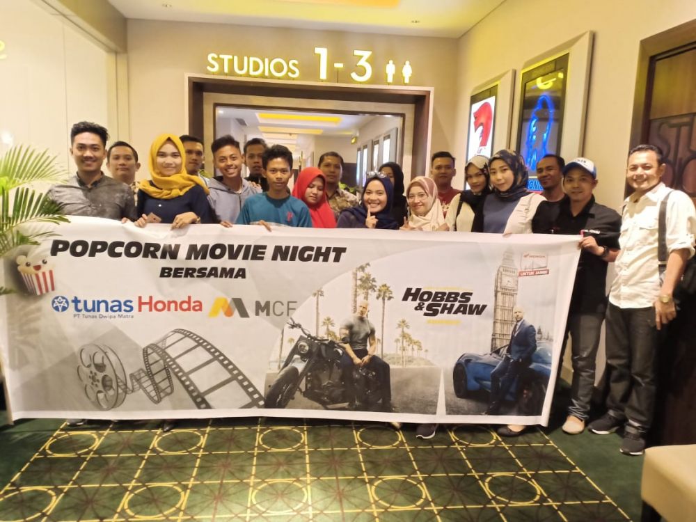 Bersama Konsumen Setianya, Tunas Honda Motor Jambi Gelar Popcorn Movie Night   