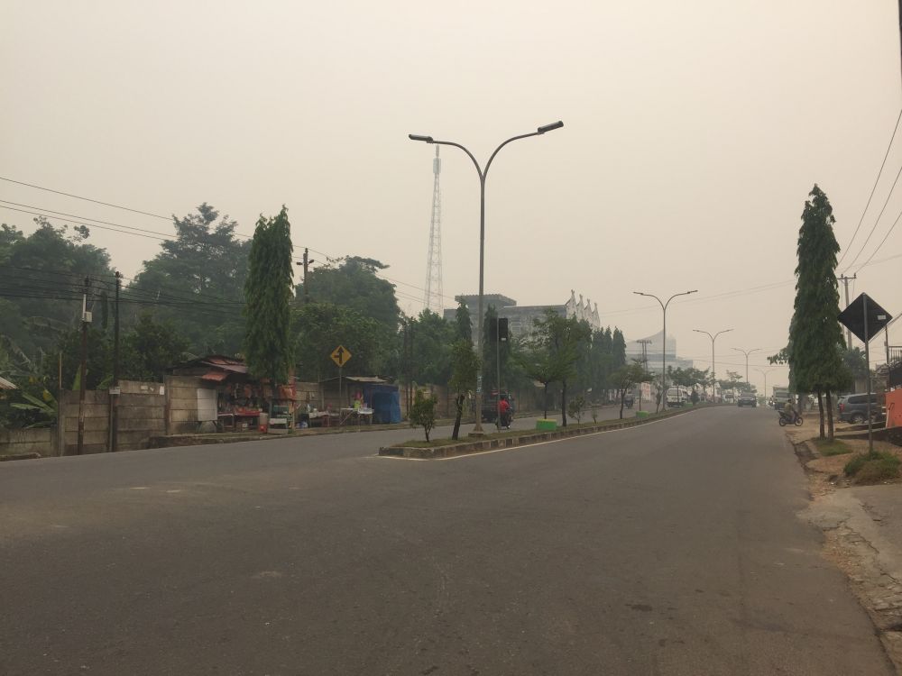 Asap Pekat, Jarak Pandang Pagi Ini Hanya 300 Meter