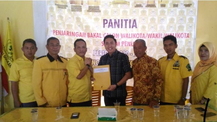 Fikar Sambangi Partai Golkar