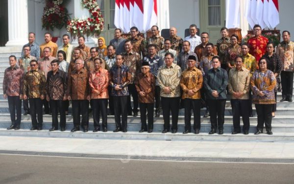 Jokowi Tutup Pengumuman Nama Menteri dengan Ancaman