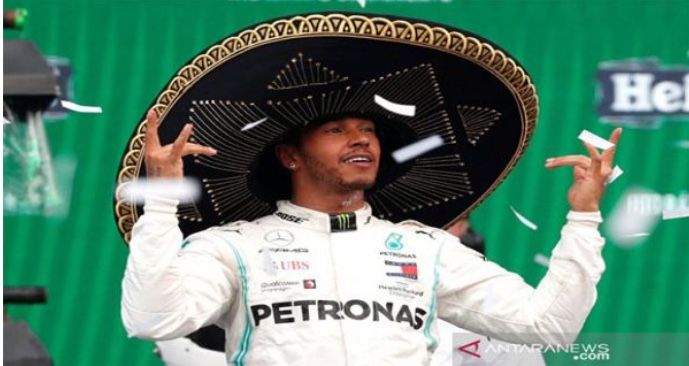 Lewis Hamilton Finis Pertama di GP Meksiko