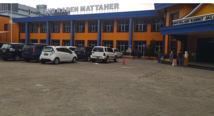 Mobil Alphard Raib di Parkiran RSUD Raden Mattaher