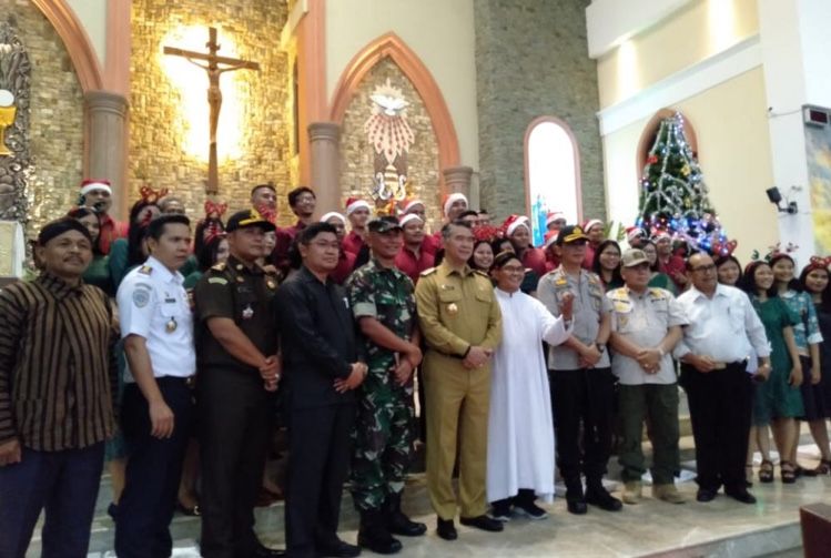 Jamin Kenyamanan Perayaan Natal, Wako Fasha Tinjau Gereja di Kota Jambi