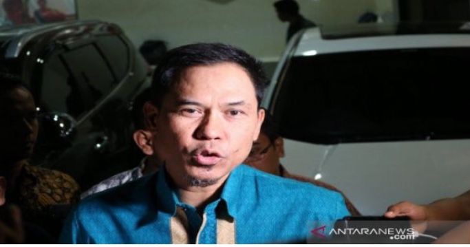 Polemik SKT FPI: Giliran Munarman Sindir Keras Ngabalin