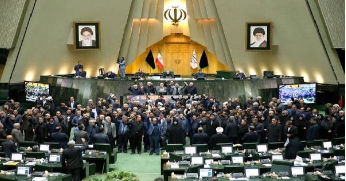 Politikus Iran: Insyaallah, Kami Bisa Menyerang Gedung Putih