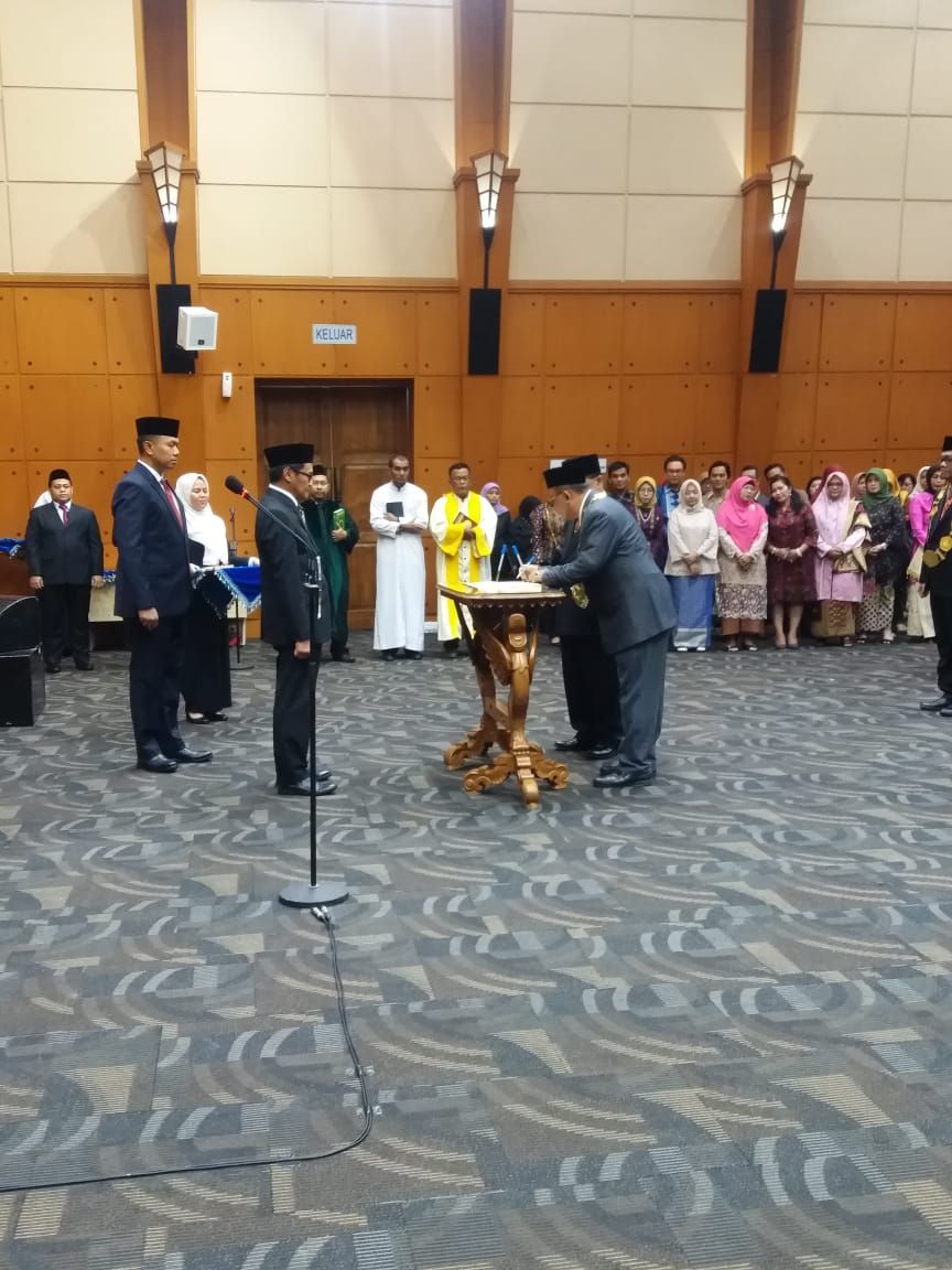 Prof.Sutrisno Resmi Jabat Rektor Unja, Dilantik Oleh Sekjen Kemdikbud Bersama Tiga PTN Lain