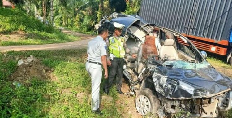 Penampakan Mobil Innova yang Terlibat Kecelakaan di Jalintim Sekernan, Mengerikan