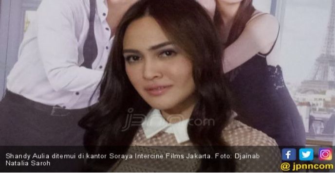 Shandy Aulia Melahirkan Bayi Perempuan, Ini Namanya...