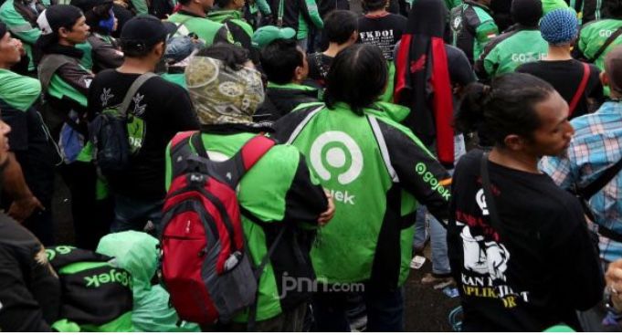 Pemerintah Berencana Pakai Jasa Ojek Online, Gojek dan Grab Siap-siap ya