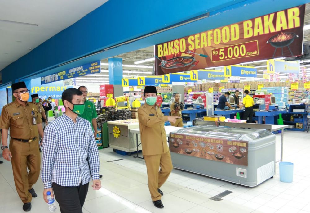 Gubernur Jambi Tinjau Mall WTC dan Bandara STS Jambi Untuk Lihat Penanganan Covid19 Secara Langsung