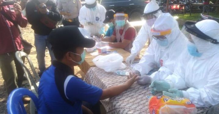 Puluhan Pedagang Pasar Blok D Tanjabtim di Rapid Test, 2 Orang Positif