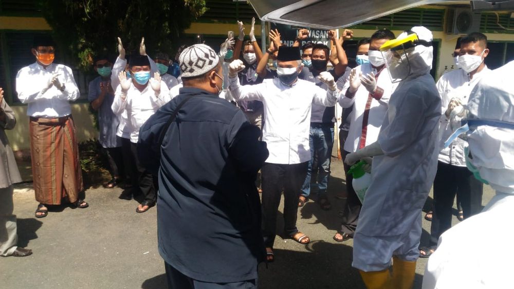 Dilepas Langsung Bupati, Lafal Takbir Hiasi Kepulangan Pasien Sembuh Asal Kerinci