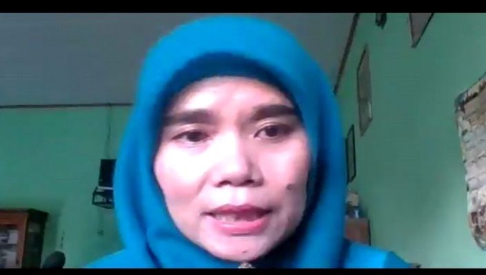 Aktivis BEM UNS Menyampaikan Pengumuman, Titi Honorer K2 Kecewa Berat