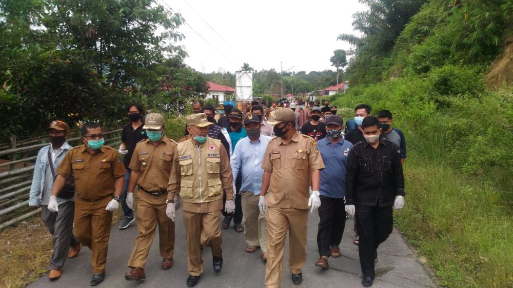 Pastikan Kondisi Desa Kondusif, Bupati Bersama Sekda Kunjungi Desa yang Terdapat Kasus Kematian Covid