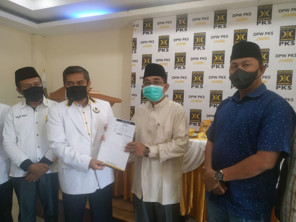 PKS Resmi Usung UAS-Khairan di Tanjab Barat