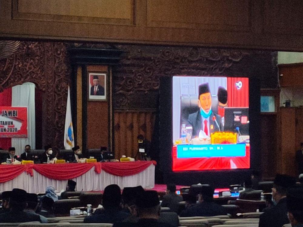 DPRD Provinsi Jambi Ikuti Dua Sesi Pidato Kenegaraan Presiden Jokowi Hari Ini, Gubernur dan Forkopimda Jambi T