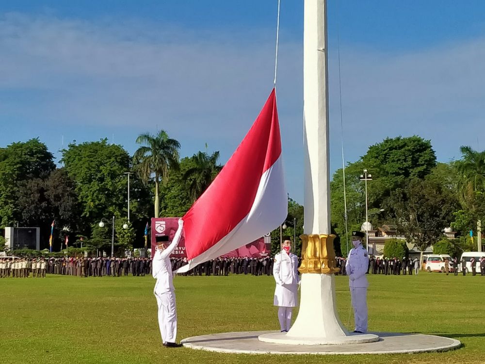 Pengibaran Sang Saka Merah Putih tingkat Provinsi Jambi Berjalan Lancar, Ini Pesan Gubernur Jambi