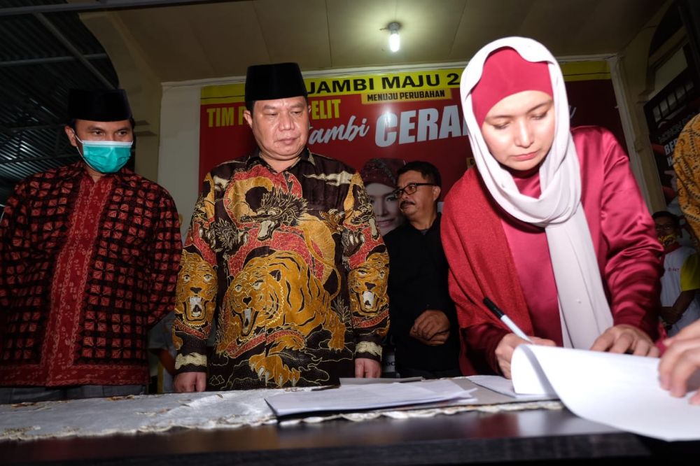 Alihkan Mesin Politik, Ramli Taha Dukung Cek Endra - Ratu Munawaroh