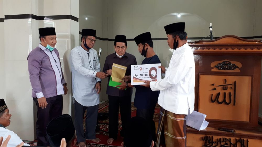 Lagi, Wako AJB Serahkan Bantuan Pembangunan Masjid