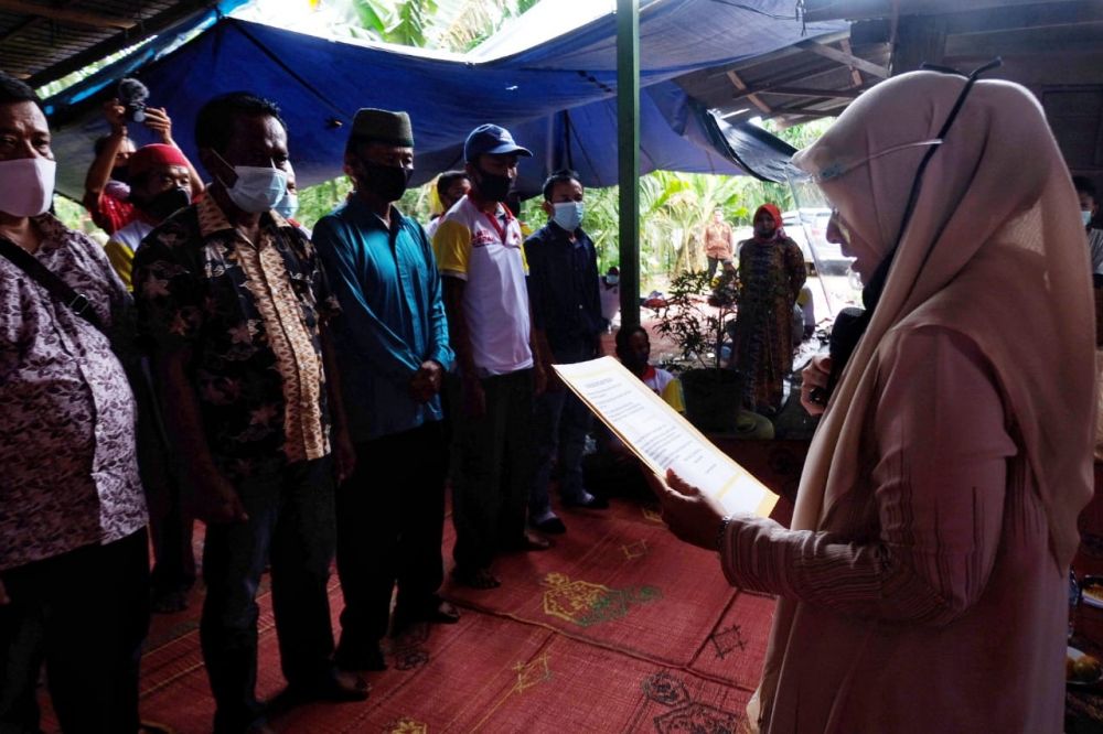 Ratu Munawaroh Lantik Tim Pemenangan Kecamatan Tungkal Ulu dan Batang Asam