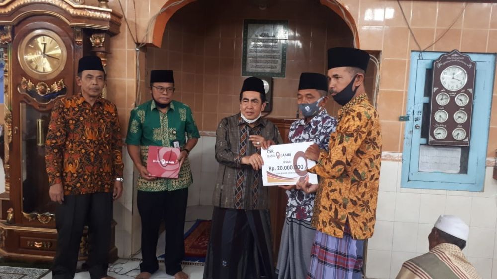 Wako AJB Serahkan Bantuan Pembangunan Masjid