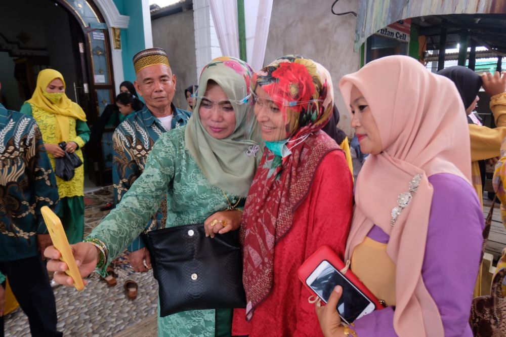 Emak-emak Nipah Panjang Kompak Dukung CE-Ratu