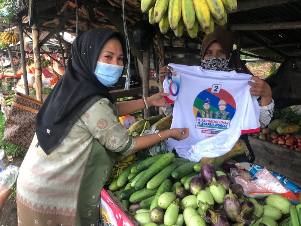 Blusukan di Pasar Kasang, Yuli Amrida Syafril Jaring Aspirasi Pedagang