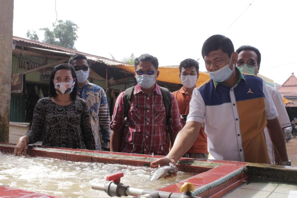 Syafril Blusukan Ke Pasar Tembesi, Pedagang Teriak Coblos Nomor 2