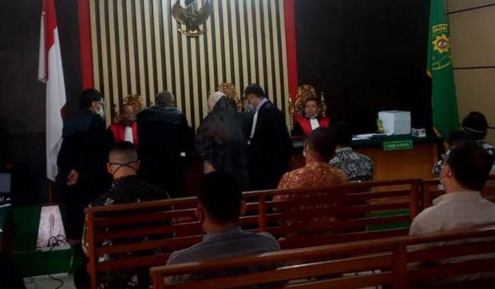 Arfan Sempat Titipkan Uang dalam Koper ke Eva Yanti